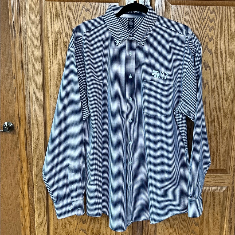 Devon & Jones BRANDED Cessna Beech.  Size XL.  Navy white check.